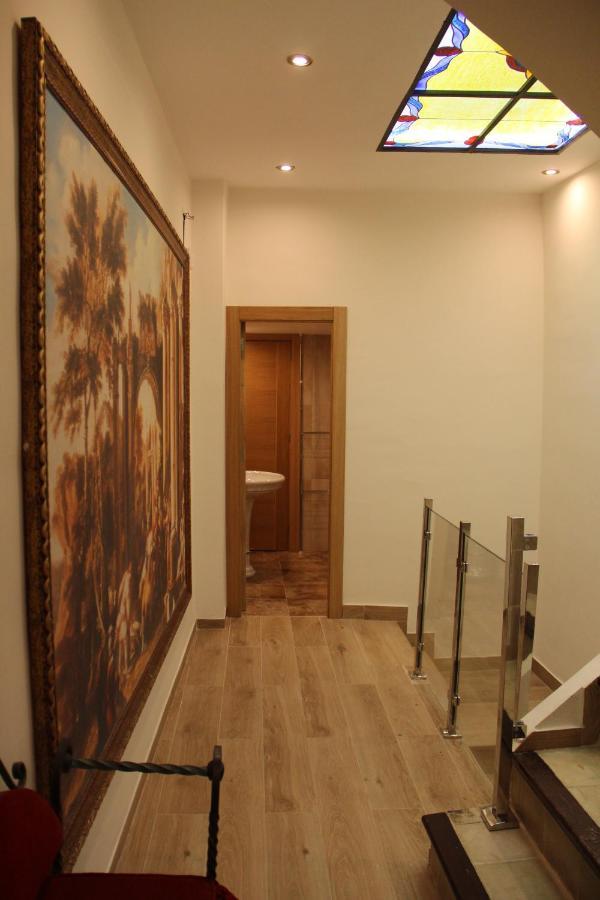 Hostal Poeta Machado Baeza Esterno foto