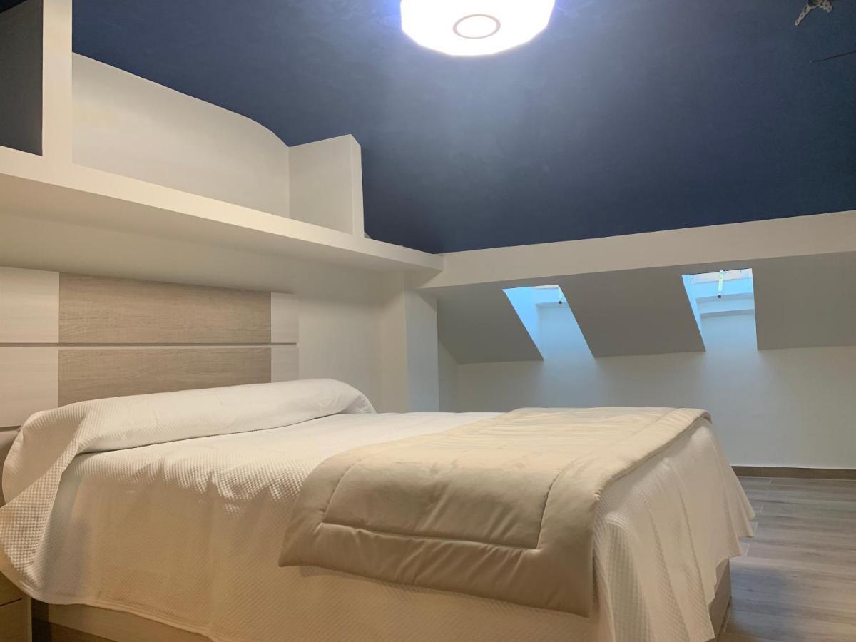 Hostal Poeta Machado Baeza Esterno foto