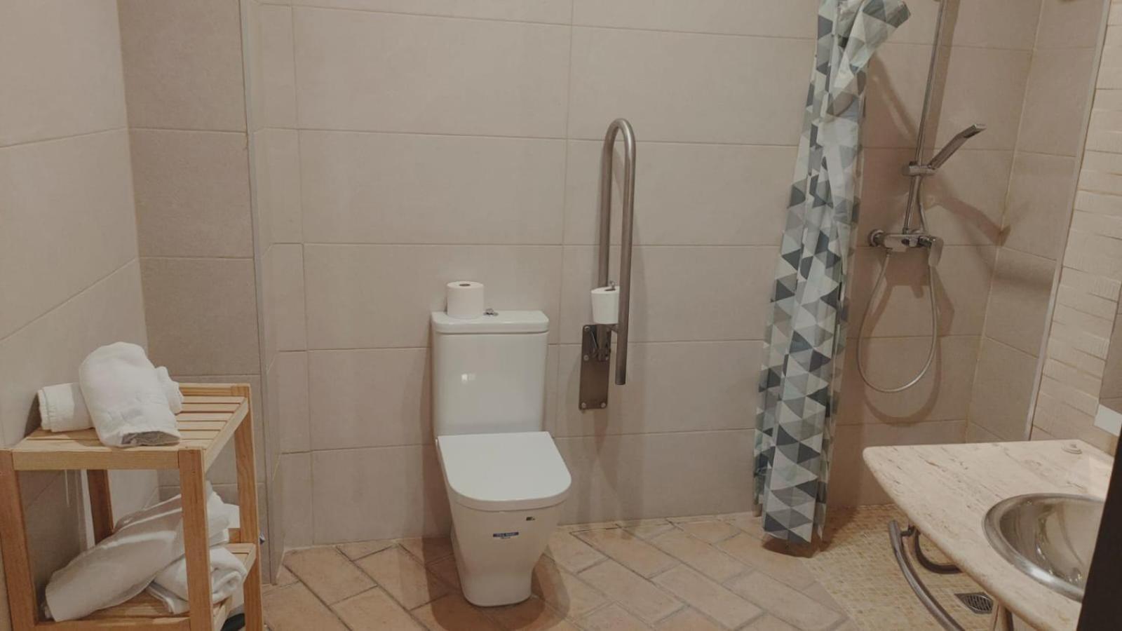 Hostal Poeta Machado Baeza Esterno foto